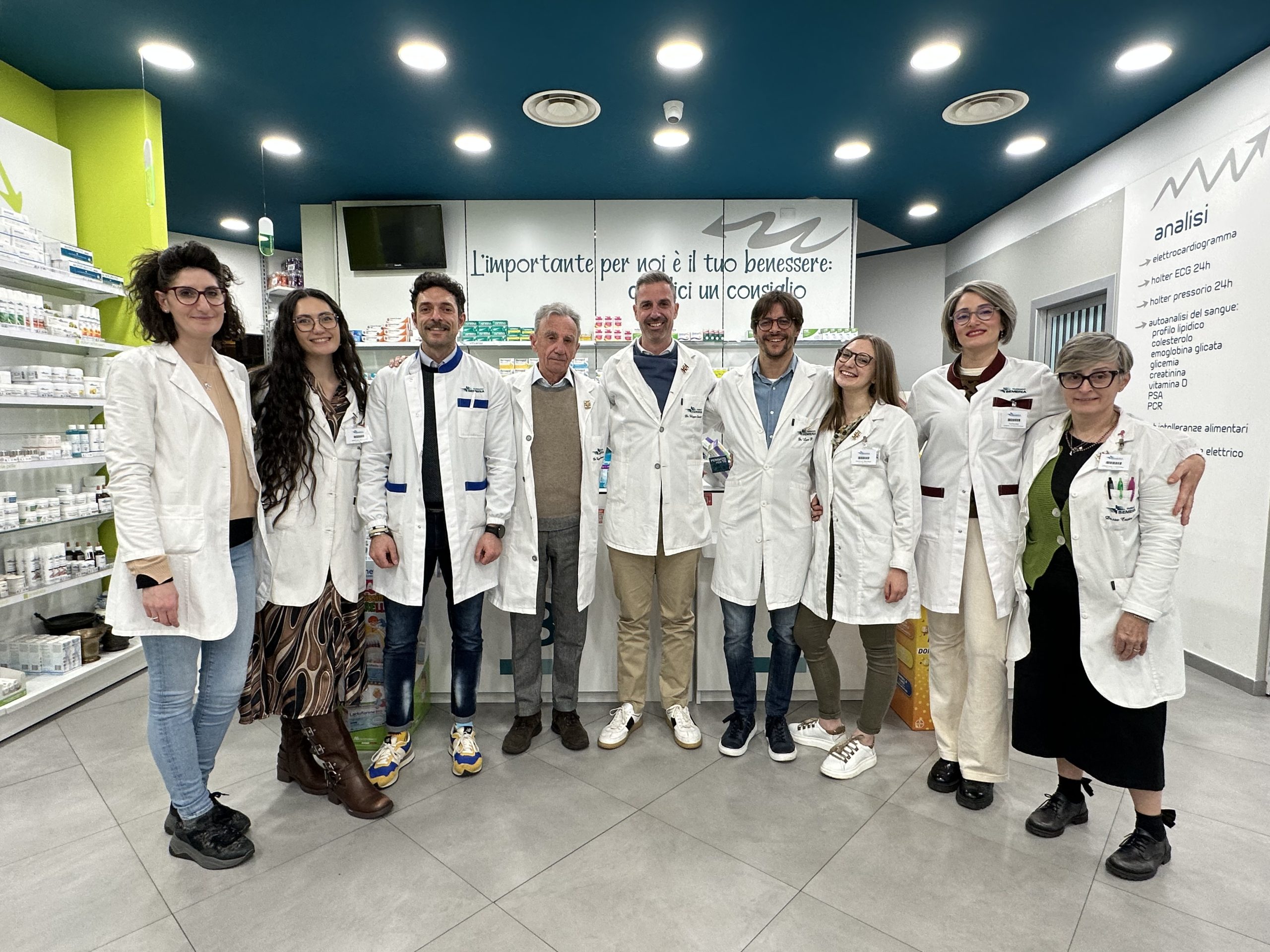 Foto staff farmacia semeria chivasso